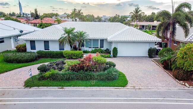 Building Photo - 5721 Bayview Dr