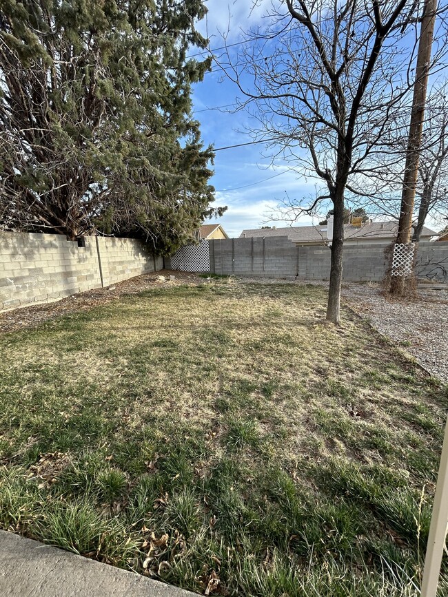 Building Photo - 12204 Baja Dr NE