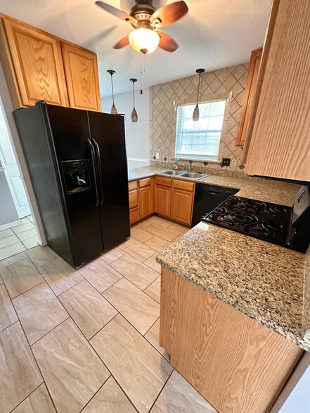 Building Photo - 78 Cedarbrook Ln