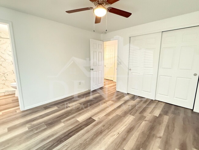 Building Photo - 2027 N 66th Dr