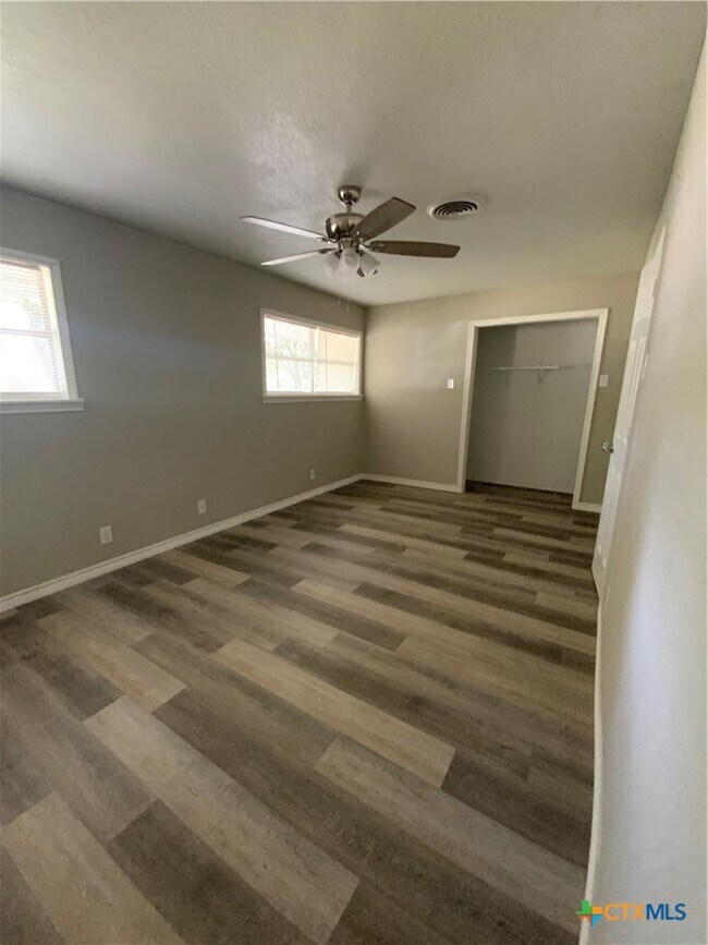 Building Photo - 2016 S 11th St