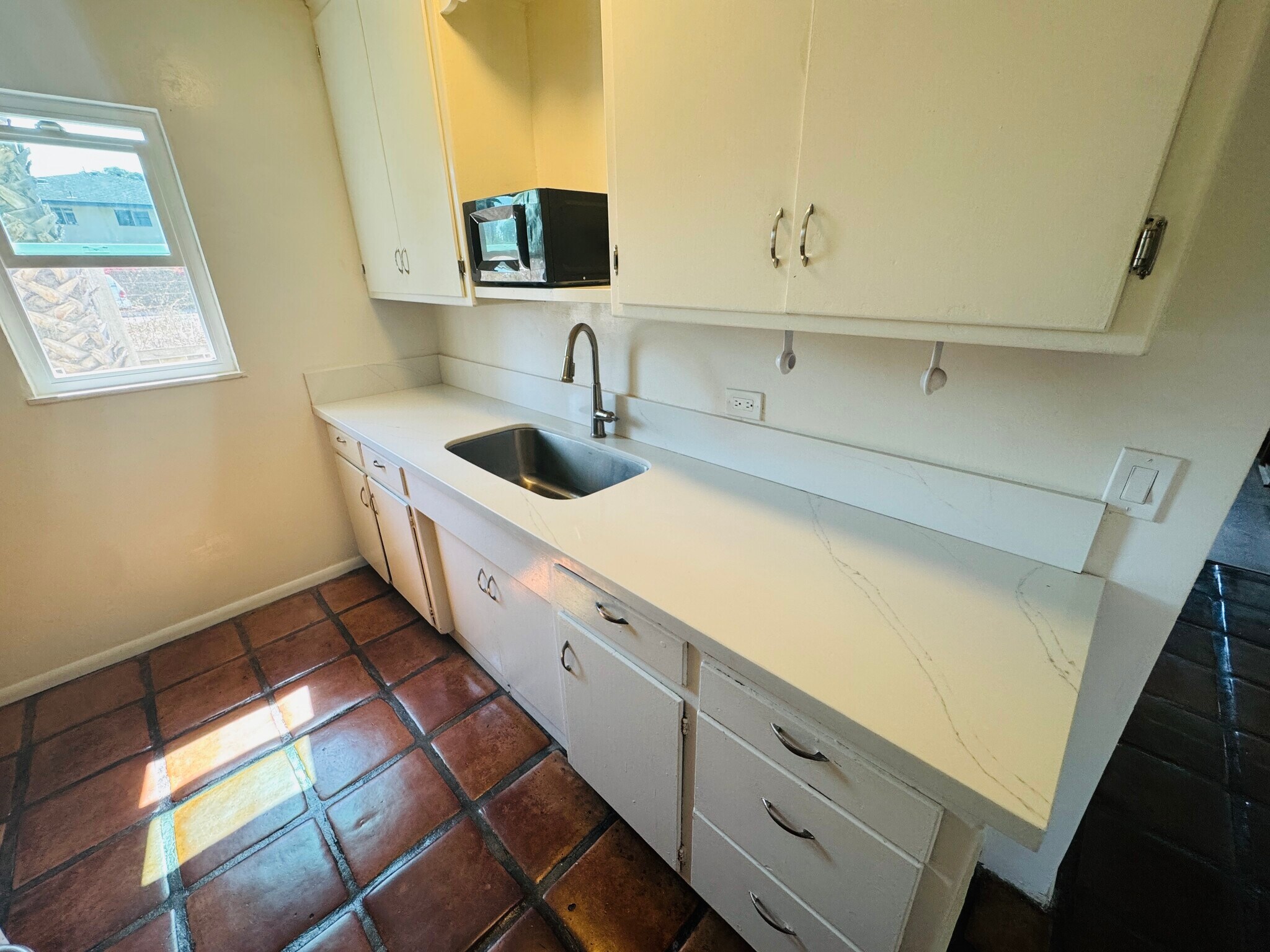 Building Photo - 6705 Trigo Rd