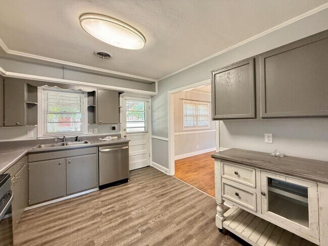 Building Photo - 800 McAbee Dr