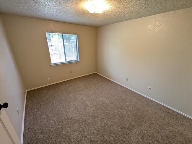 Building Photo - 400 Rawhide Loop
