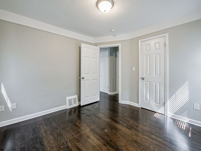 Building Photo - Charming Royal Oak Bungalow Near Downtown!