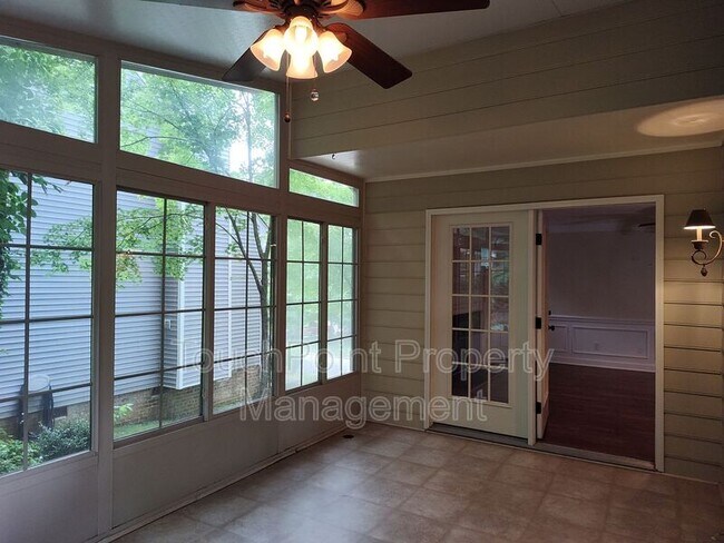 Building Photo - 7235 Kinsmore Ln