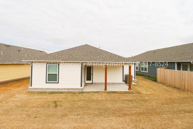 Building Photo - 3 Bed | 2 Bath in Owasso!