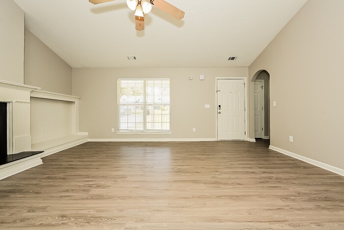 Building Photo - 1001 Adie Cove