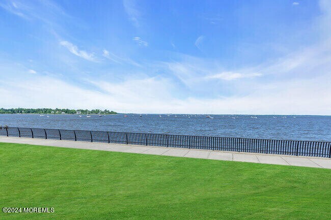 Building Photo - 30 Cedar St