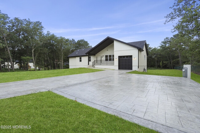 Building Photo - 1405 Ridge Ave