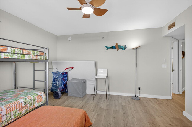 Building Photo - 3150 N Hwy A1A