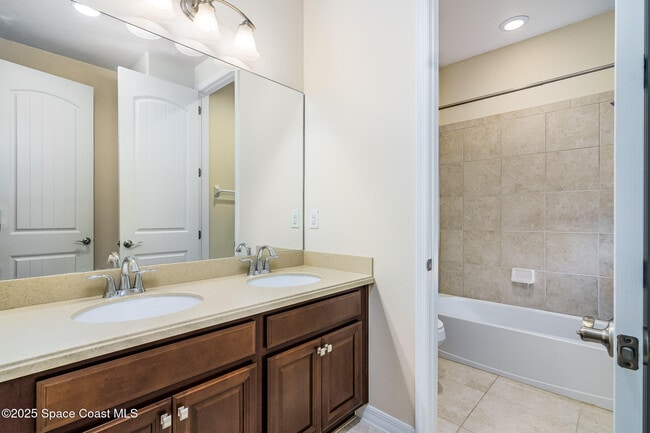 Building Photo - 3325 Sedge Dr