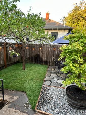 Building Photo - 5530 NE 7th Ave