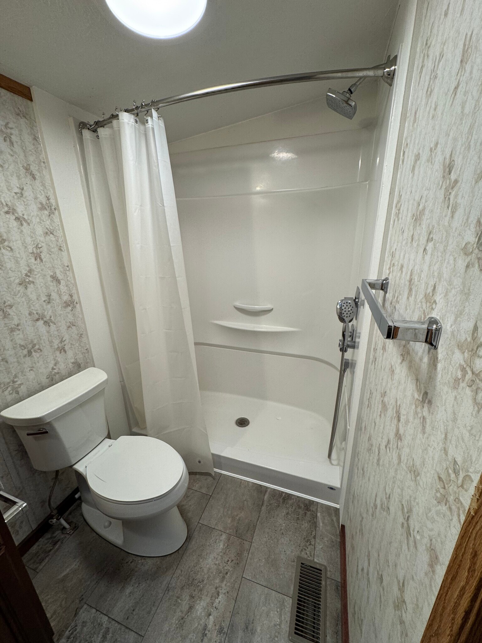 Building Photo - W2506 Woodland Rd