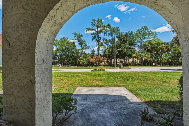 Building Photo - 1757 El Camino Rd