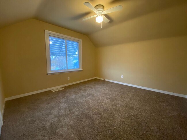 Building Photo - 5103 E 114th St