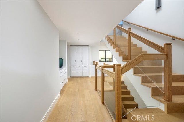 Building Photo - 130 S Bay Front