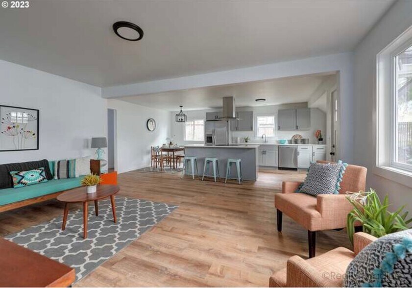 Building Photo - 203 NE 162nd Ave