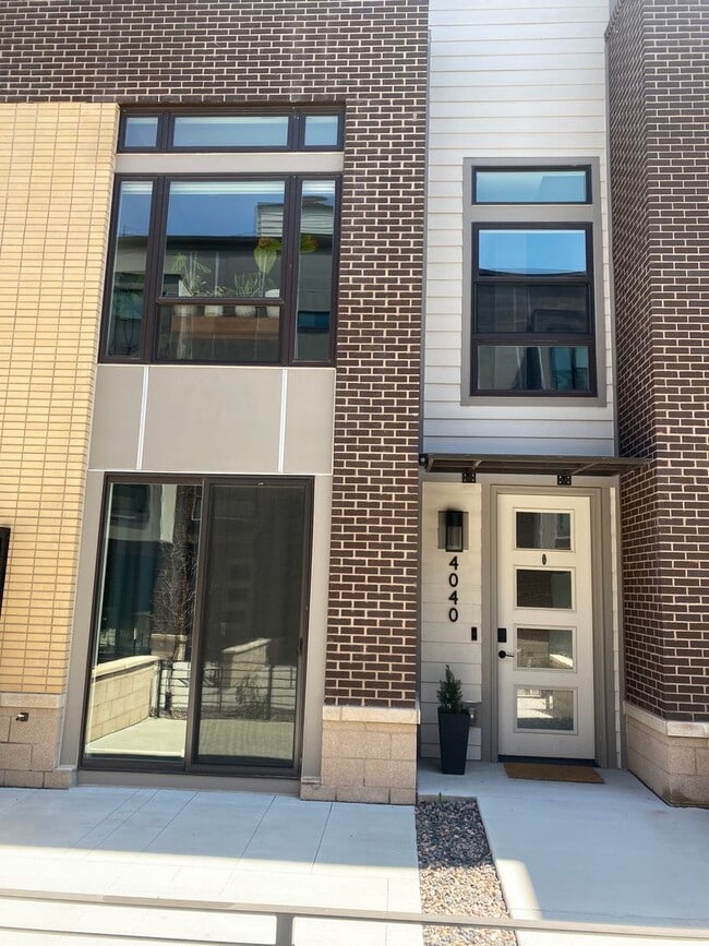 Building Photo - 4040 W 16th Ave