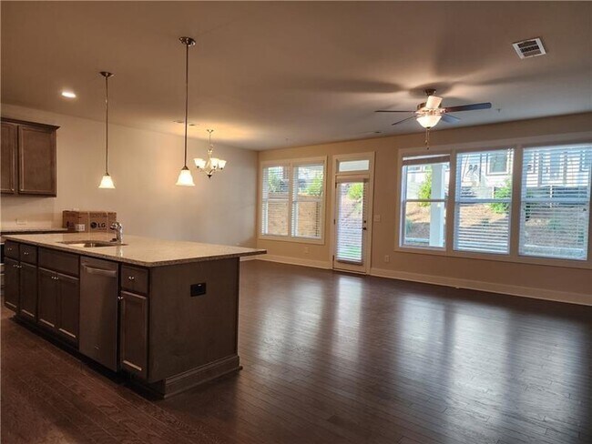 Building Photo - 1242 Winterhaven Dr