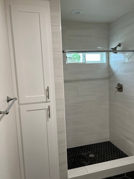 Building Photo - 4701 16th Ave