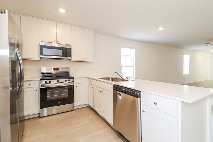 Building Photo - 1247 Maple St