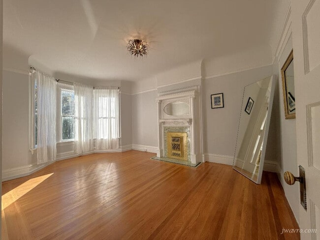 Building Photo - 250-254-254 Carl St