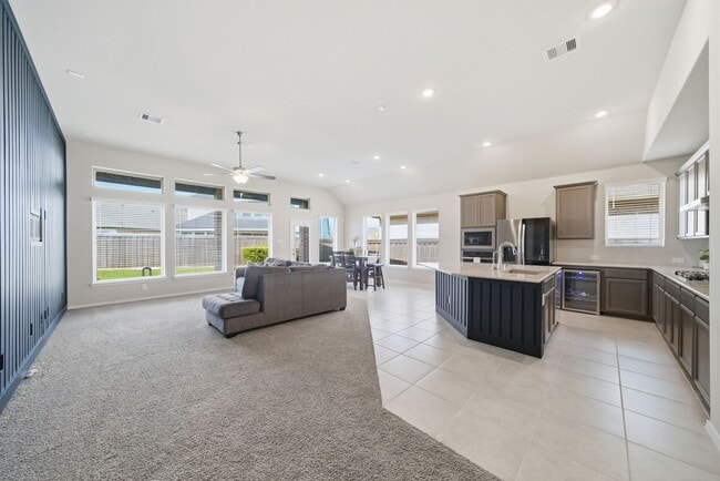 Building Photo - 13823 Paseo De La Paz Pl