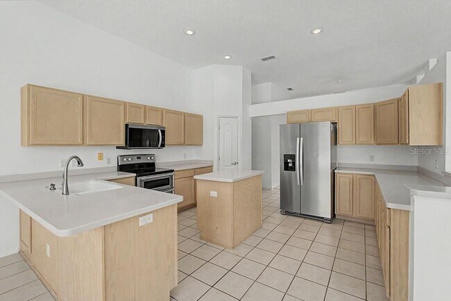 Building Photo - 20811 SW 81st Loop