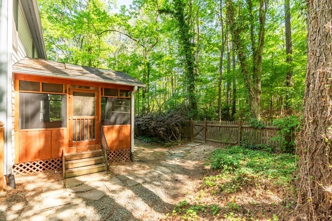 Building Photo - Single Family Home: Durham/Chapel Hill Line