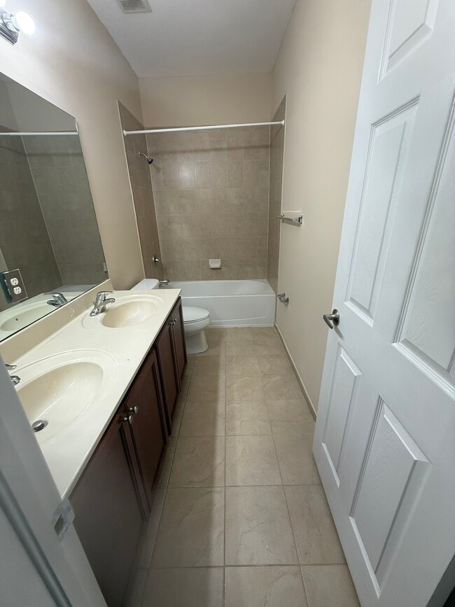 Building Photo - 3236 NW 31st Terrace