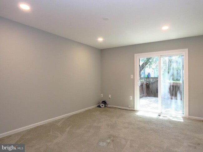 Building Photo - 3013 Hickory Grove Ct