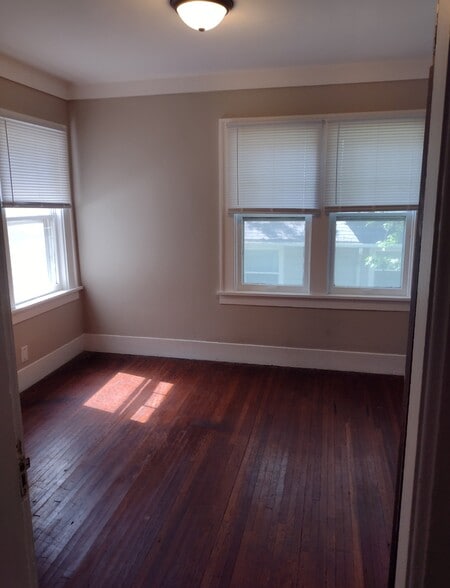 Building Photo - 2023 S 24th St