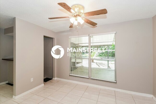 Building Photo - 3 Bedroom Pet-Friendly Home in Jacksonvill...