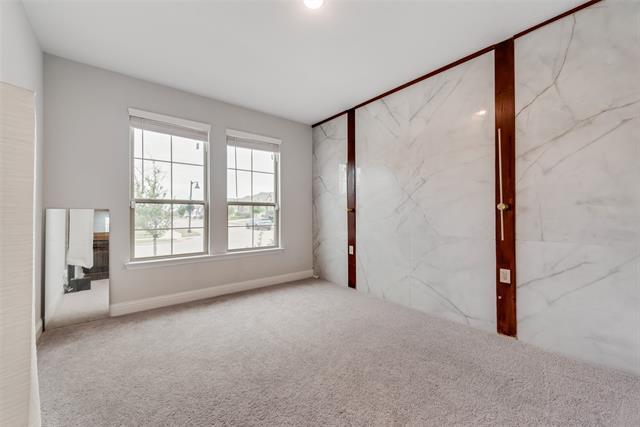 Building Photo - 2900 Evergreen Trail