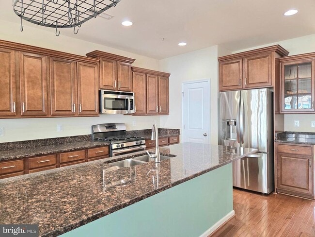 Building Photo - 1113 Red Hawk Way