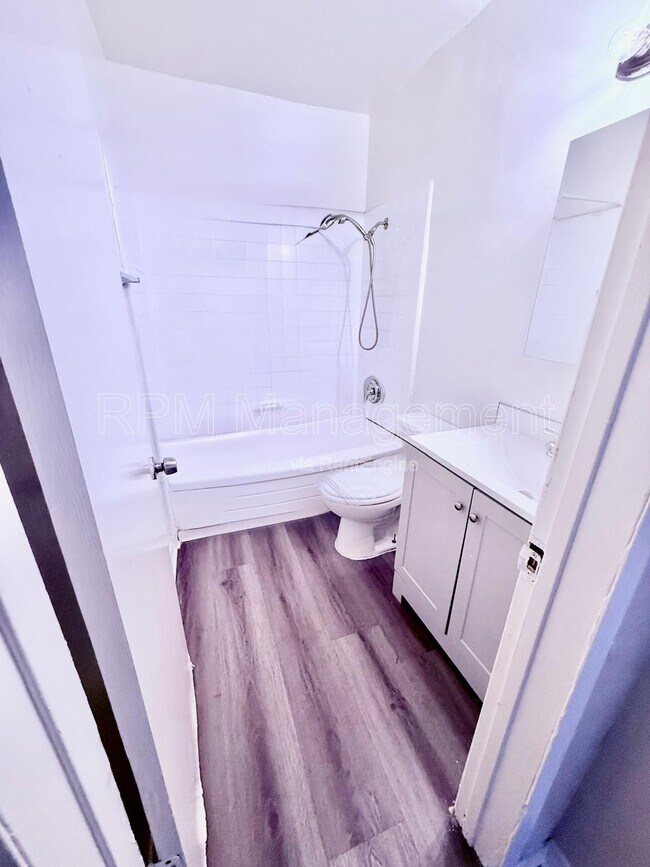 Building Photo - 6645 Etiwanda Ave