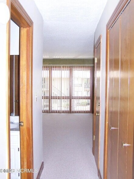 Building Photo - 220 Foxkroft Dr