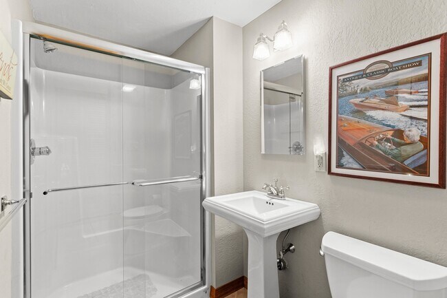 Building Photo - 281 Davidson Dr