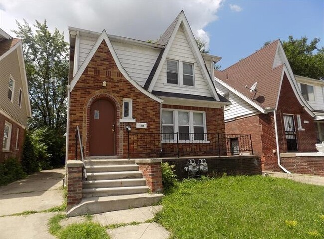Primary Photo - 2 Bedroom Townhome - Upper Unit Flat