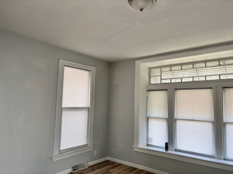 Building Photo - 1608 3rd St