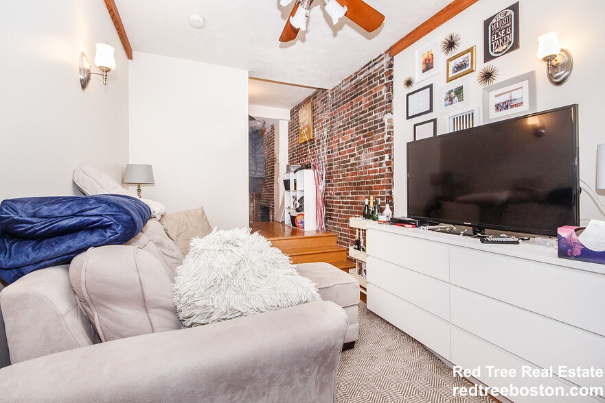 Building Photo - 65 Anderson St