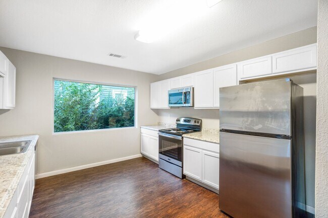 Building Photo - Beautiful 3 Bed / 2 Bath Home in Fort Smith