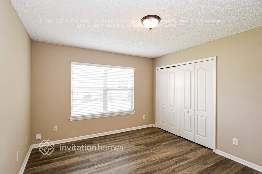 Building Photo - 6886 Wall Springs Dr