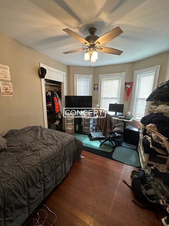 Building Photo - 6 Sunset St