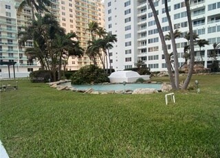 hot tub - 5005 Collins Ave