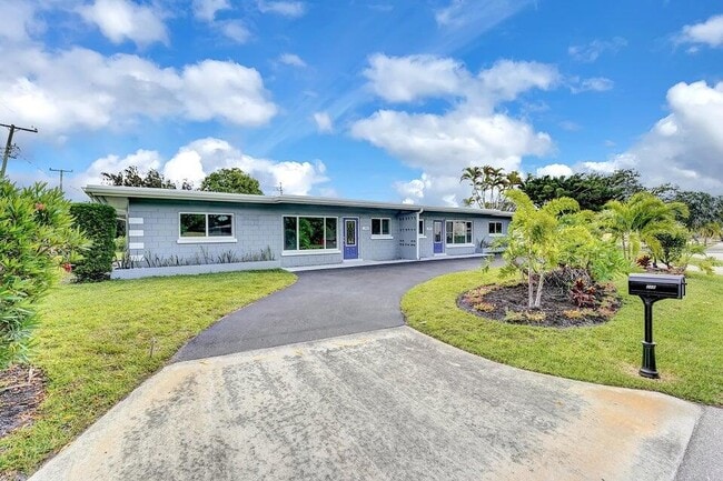 Building Photo - 208 NW 1st St