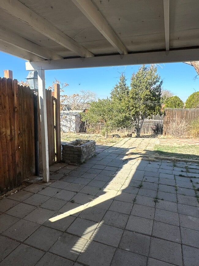 Building Photo - 2340 Avenida de las Campanas