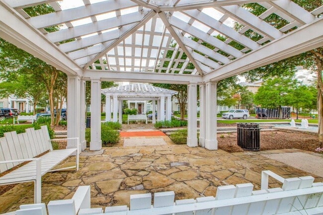 Building Photo - Luxury East Shore Living | Lake Woodlands Views | Near Market Street & Hughes Landing