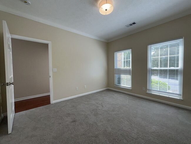 Building Photo - Convenient Newly Remodeled Condo